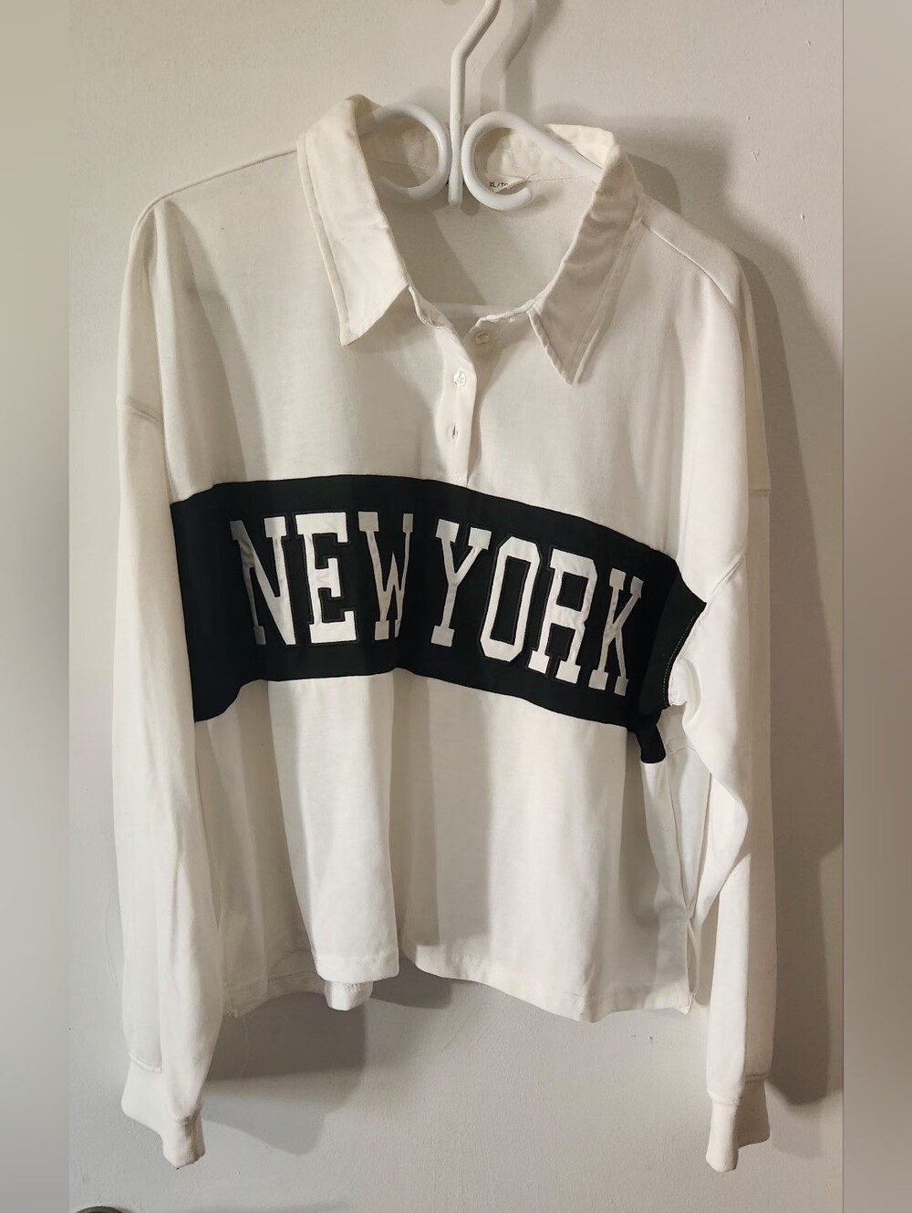 NEWYORK White Collared Pullover Top